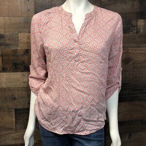 Stitch Fix Pale Sky Koda Split Neck Top S Coral Print Rayon 3/4 Roll Tab Sleeve